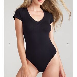 Yummie tummie v-neck thong bodysuit S/M